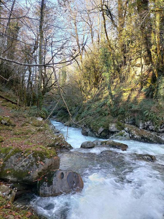 Location de vacances pour 12 personnes, avec jardin ainsi que vue et terrasse à Ercé - 2