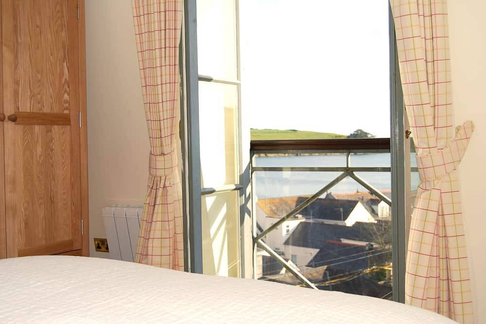 Ganze Wohnung, Crows Nest: a modern apartment in the centre of St Mawes with stunning sea views in St Mawes, Cornwall