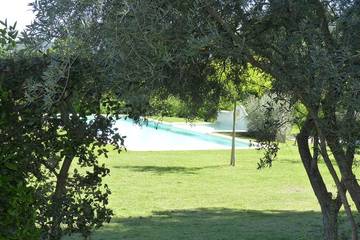 Gîte pour 6 personnes, avec piscine ainsi que jardin et terrasse à Loriol-du-Comtat