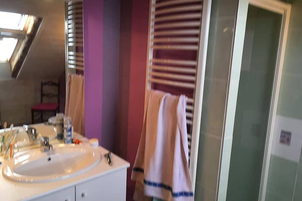 Maison de caractère au milieu d’un village de montagne typique en haute Loire in Les Estables, Parc naturel régional des Monts d'Ardèche