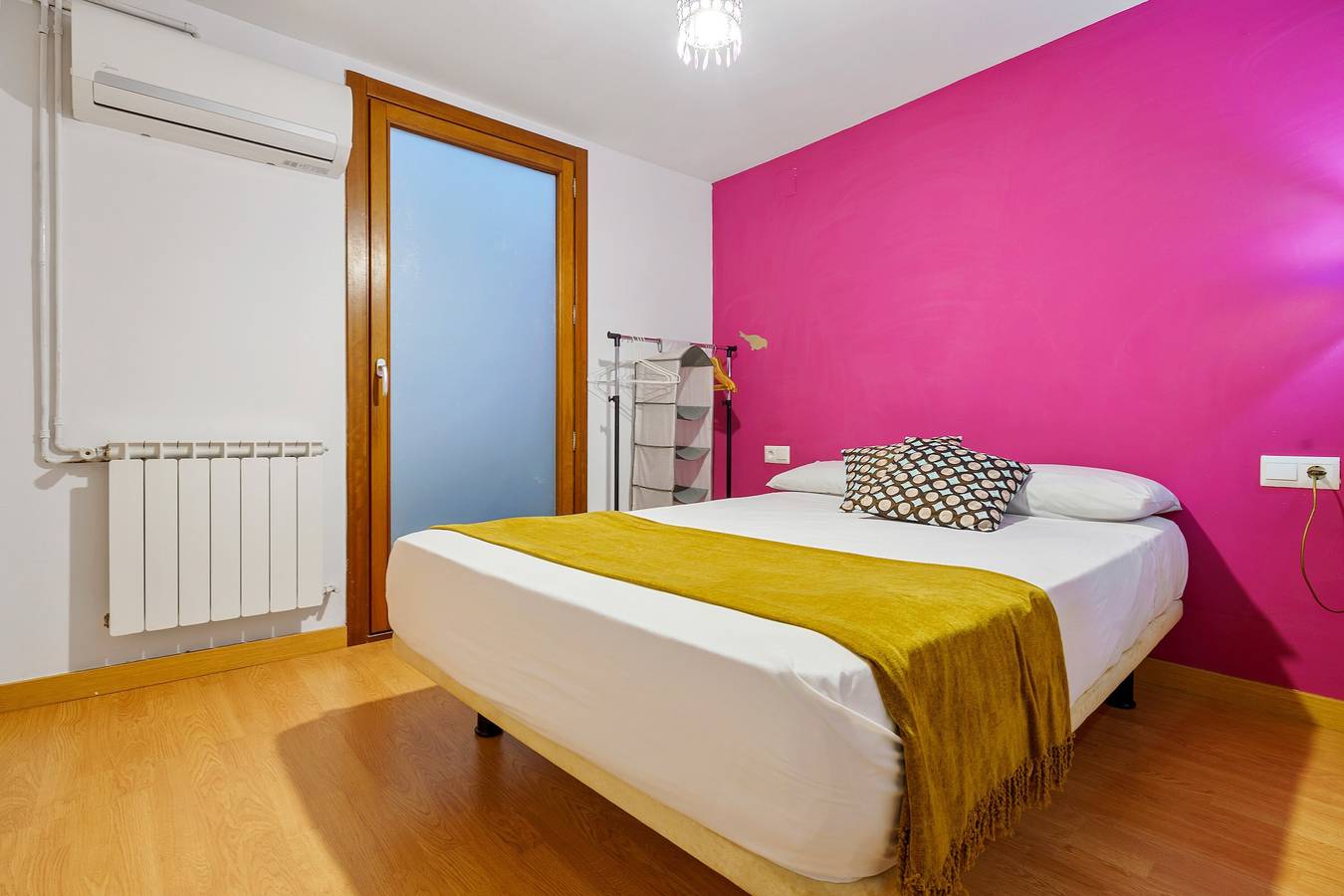 Appartement 'Plaça La Font' met Balkon, Wifi en Airconditioning, foto 12