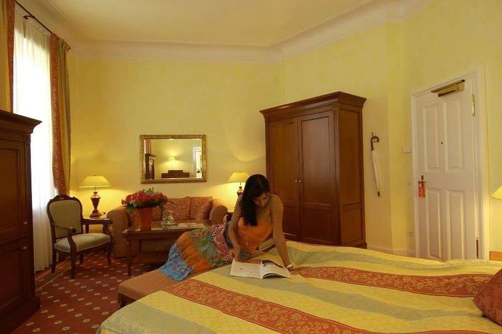 Doppelzimmer Deluxe - Hotel Deidesheimer Hof in Deidesheim, Pfälzer Rheinebene