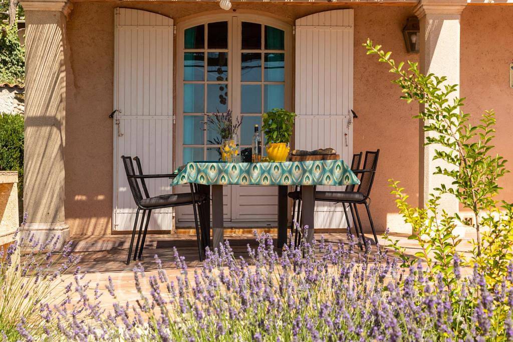 Charmantes Ferienhaus mit Pool und Meerblick nahe am Dorf Ollioules in Ollioules, Toulon Region