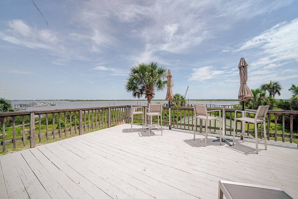 Waterfront Home w/Resort Pool, Rooftop Deck, Large Primary Suite, Great Location in Anastasia, St. Augustine