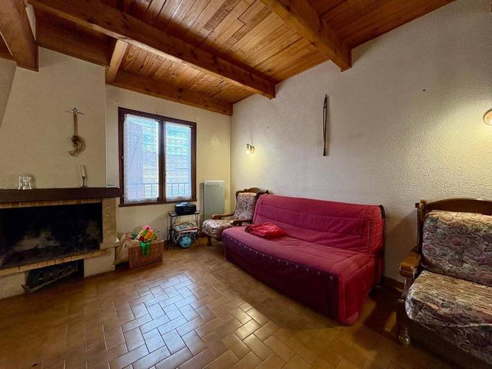 Gîte pour 6 personnes, avec vue ainsi que jardin et terrasse à La Cabanasse - 3
