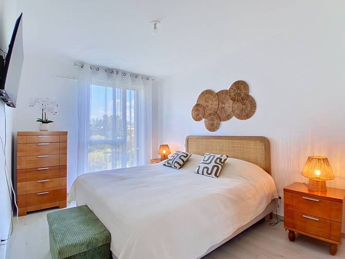 Gîte pour 4 personnes, avec terrasse et jardin à Saint-Laurent-du-Var - 4