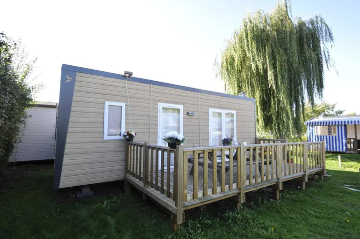 Camping para 4 personas, con jardín y piscina además de jacuzzi y terraza - 1