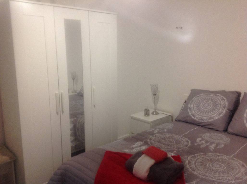 Chambres d'hôtes Villa Saga - La chambre blanche in Saint-Bonnet-le-Château, Montbrison