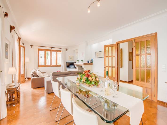 Casa de vacaciones para 10 personas, con vistas y terraza, Familias con niños en Alcanada