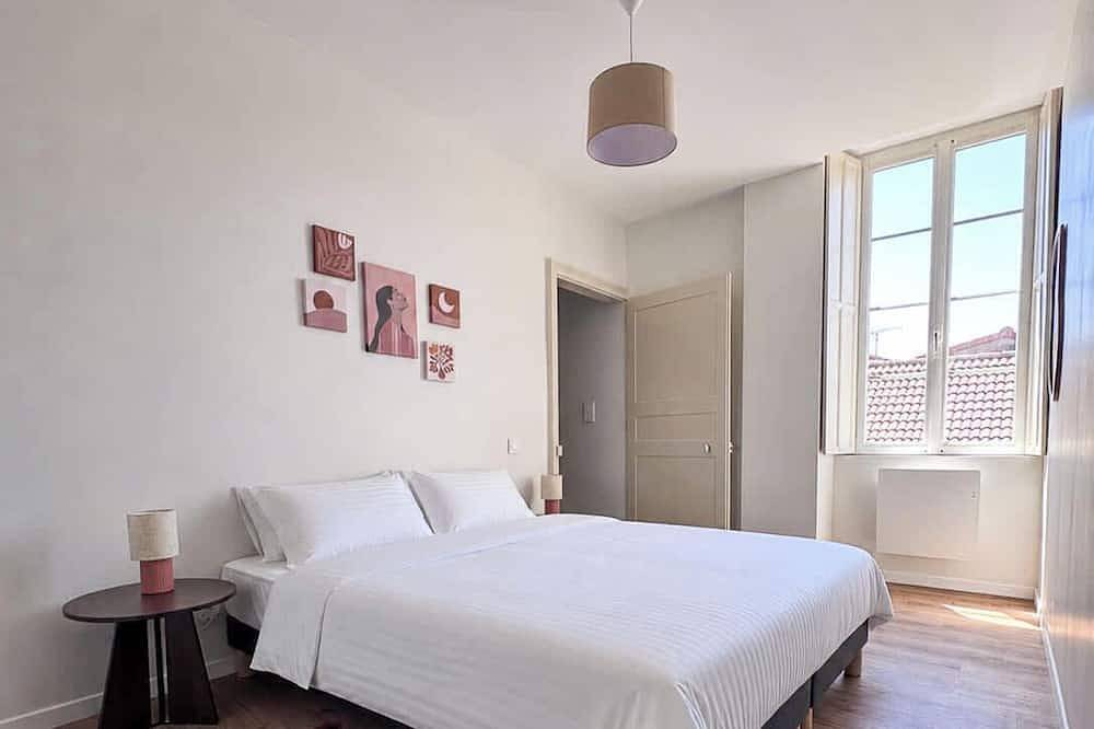 Appartement entier, Tranquiloue - Appart Centre-Ville 20min Puy du Fou in Les Herbiers, Vallée de la Loire