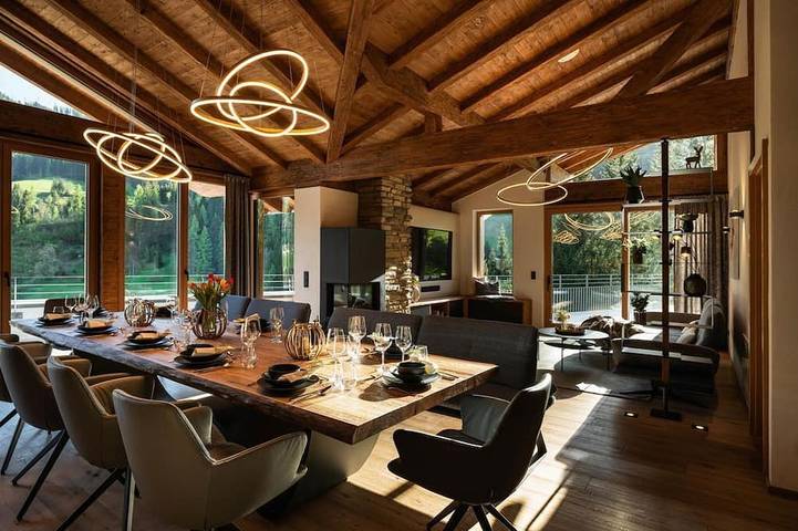 Chalet für 10 Personen, mit Sauna und Garten sowie Balkon