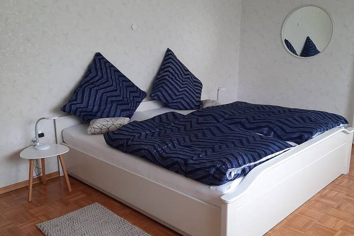 Ganze Wohnung, Ferienwohnung am Weinberg, nahe Tripsdrill  Garten,  ausgestattete Küche, WLAN in Ilsfeld, Landkreis Heilbronn