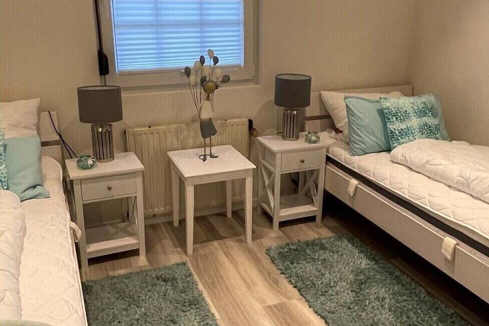 Freistehender Ferienbungalow im Fachwerkstil in Burhave, Butjadingen