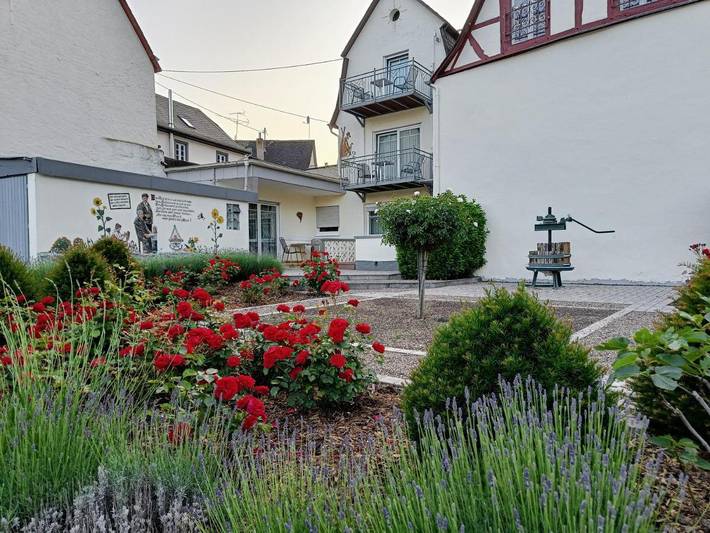 Ferienwohnung für 2 Personen, mit Balkon und Terrasse sowie Garten und Ausblick
