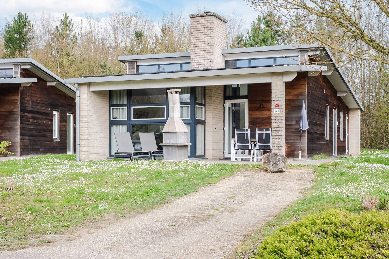 Landal Village l'Eau d'Heure — 4-persoons bungalow in Froidchapelle, Hainaut