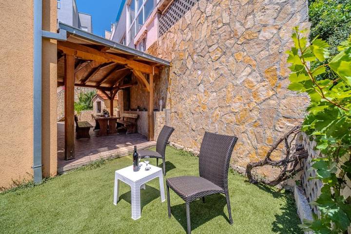 Villa pour 12 personnes, avec terrasse ainsi que piscine et vue à Céline - 4