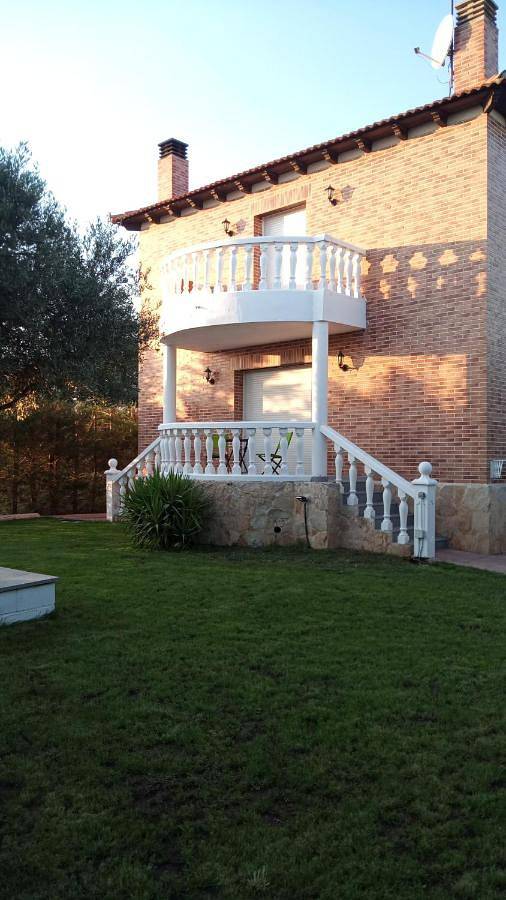 Casa rural para 6 personas, con Balcón y Terraza además de Jardín y Vistas en Camarma de Esteruelas - 2