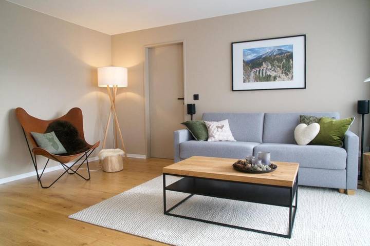 Ferienwohnung für 2 Personen, mit Balkon und Terrasse sowie Garten und Ausblick