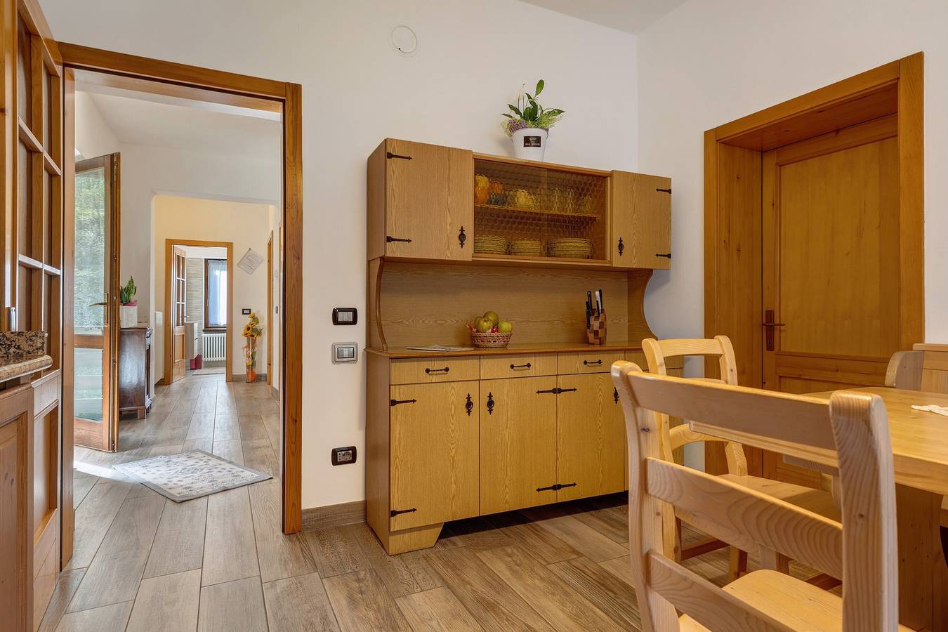 Ganze Wohnung, Ferienwohnung 'Con La Testa Fra Le Nuvole' mit Bergblick, Gemeinschaftsterrasse und Wi-Fi in Ala, Trentino