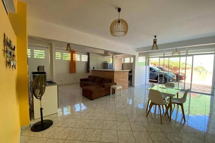 Gîte pour 4 personnes, avec piscine et jardin, adapté aux familles à Le Robert - 3