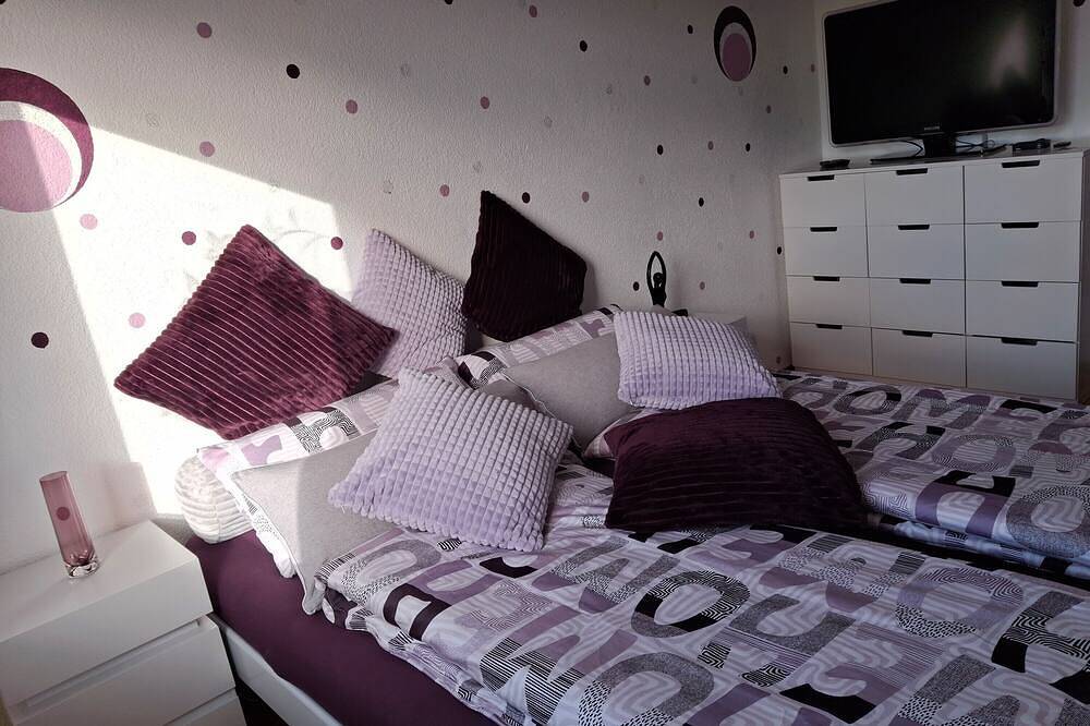 Entire apartment, Holiday Apartment 'Anke Günther' with Shared Garden, Balcony & Wi-Fi in Bad Kissingen, Rhön-Bayern