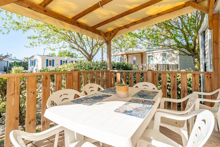 Camping pour 6 personnes, avec Jardin et Bassin pour enfant