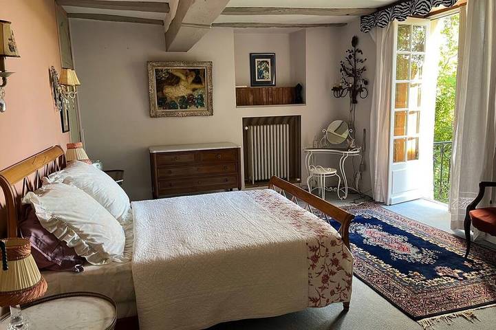 Location de vacances pour 12 personnes, avec jardin et terrasse à Les Ormes - 2