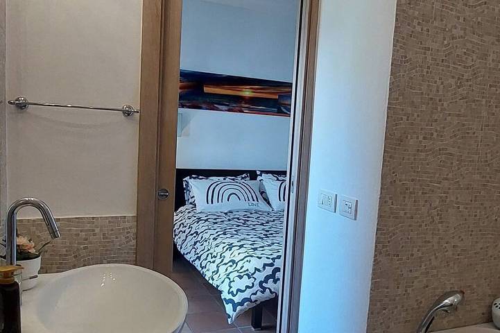 Appartamento intero, A 900 mt. Terme,1 km il mare, Oltremare/Aquafan, 10 min. a piedi, 5 min. in bici in Riccione, Provincia di Rimini