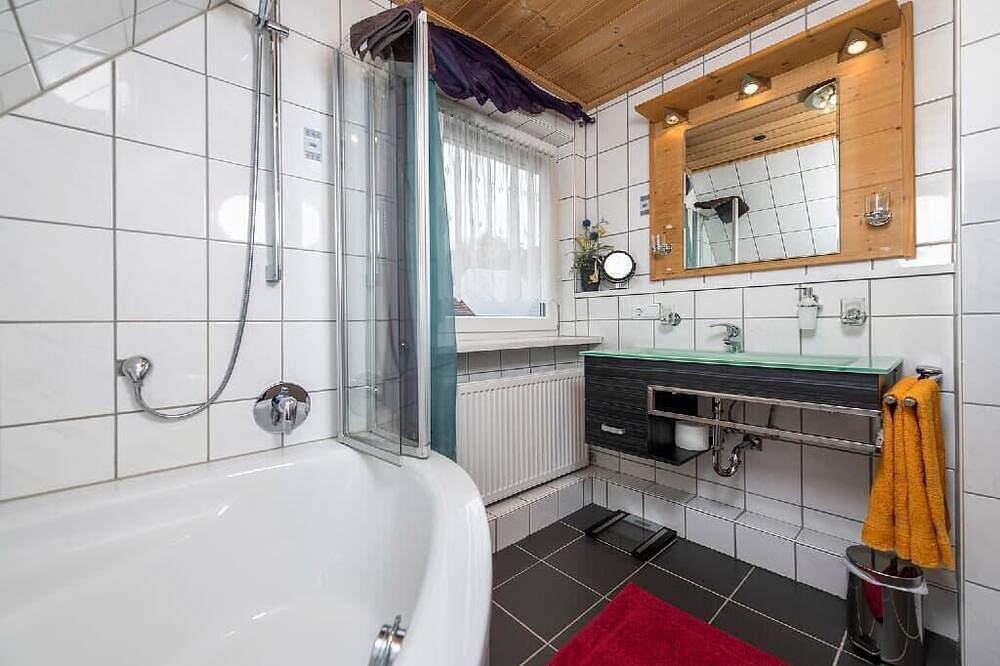 Ganze Wohnung, Fw-Fahrenberg | 65qm große, 4-Sterne Fewo mit eigenem Zugang und Kaminofen in Pleystein, Naturpark Nördlicher Oberpfälzer Wald
