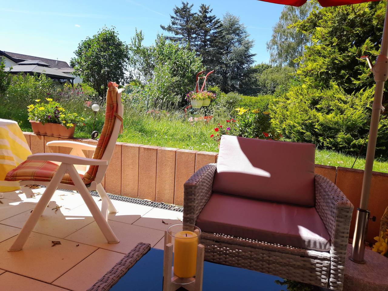 Ganze Wohnung, Ferienwohnung 'Sonnenblume' mit privater Terrasse, privatem Garten und Wlan in Daun, Vulkaneifel