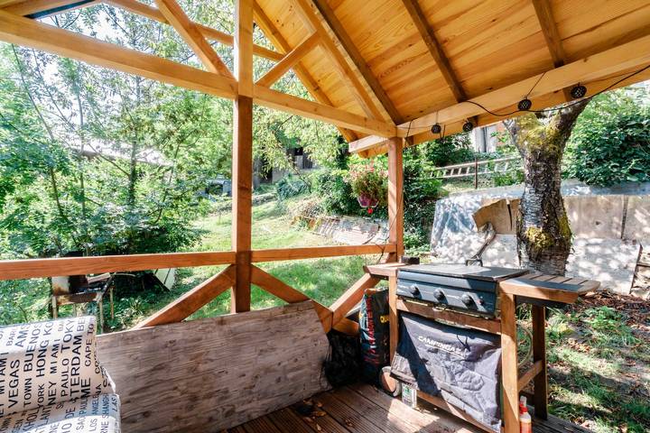 Ganzes Studio, Einzimmerapartment 'Charmant 2' mit Bergblick, Balkon und Wi-Fi in La Perrière, Vanoise-Massiv