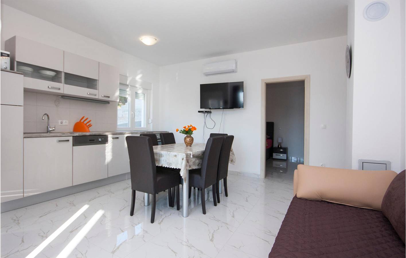 Geheel vakantieappartement, Vakantieappartement voor 5 personen met terras in Ražanj, Šibenik-Knin