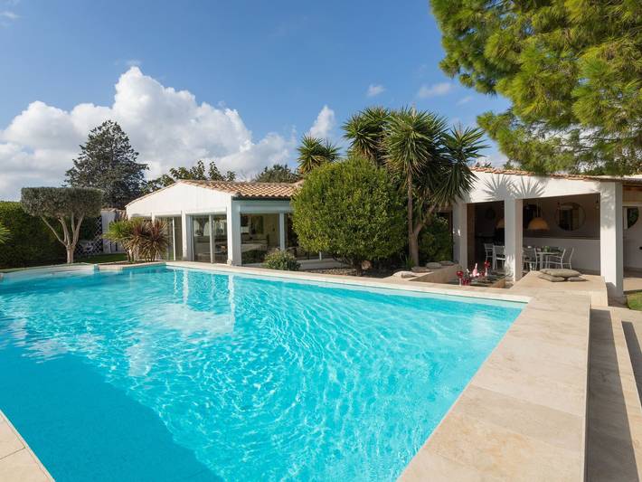 Villa pour 6 personnes, avec Terrasse ainsi que Jardin et Piscine