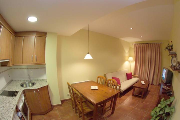 Gîte pour 3 personnes, avec piscine et terrasse à Labuerda - 3