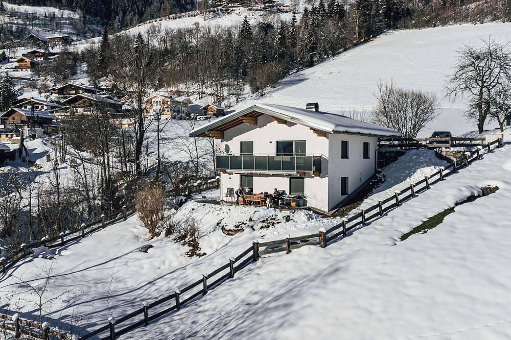 Wunderbares alleinstehendes Ferienhaus mit  W-Lan, Tv, Terrasse, Haustiere erlaubt und Parkplatz in Taxenbach, Ski Amadé