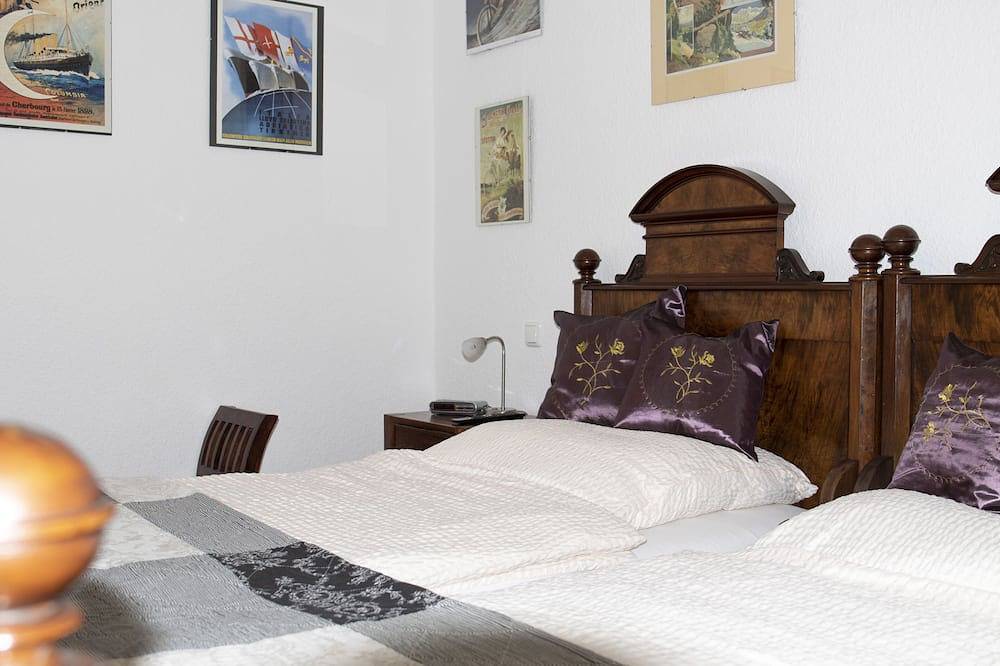 Ganze Wohnung, Kutscherhaus am Weiher- ländliche Ruhe und Erholung im Westerwald in Hundsdorf, Westerwald