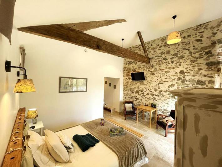 Gîte pour 2 personnes, avec Terrasse et Jardin ainsi que Bassin pour enfant et Piscine à Saint-André-de-la-Marche