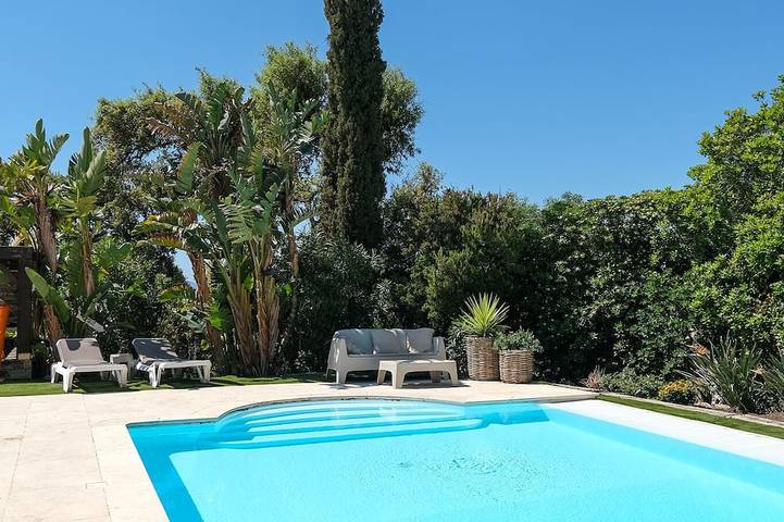 Herrliche Aussicht Villa Meer, den Pool, 300 m vom Strand, Bootsmotor 12m, in Rayol-Canadel-sur-Mer, Parc national Port-Cros