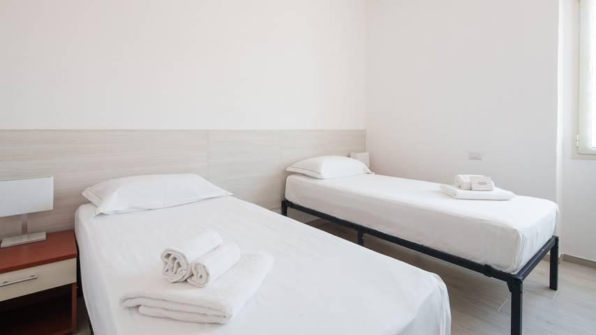 Maison d’hôte pour 2 personnes, avec jardin et balcon dans Olbia