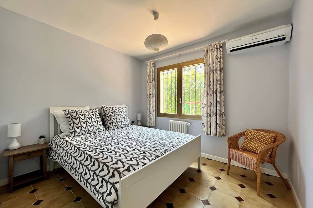 Villa mit eigenem Pool und Garten, nur wenige Gehminuten vom Strand und den Geschäften entfernt in Antibes, Mittelmeerküste (Frankreich)