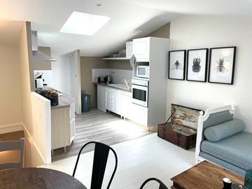 Gîte pour 3 personnes, avec piscine et balcon à Camon