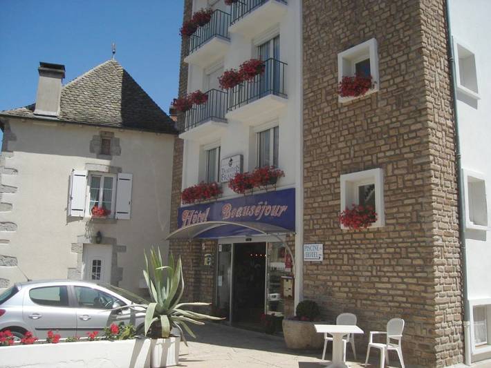 Hôtel pour 2 personnes, avec vue ainsi que jardin et piscine, animaux acceptés à Chaudes-Aigues - 3