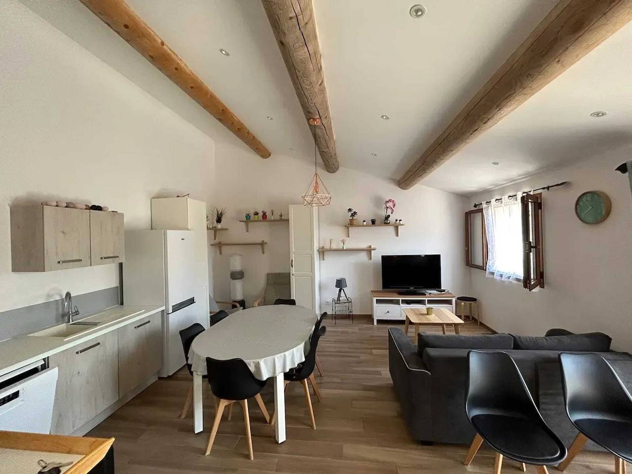 Familienhaus in Esparron-de-Verdon mit privater Terrasse in Esparron-de-Verdon, Regionaler Naturpark Verdon