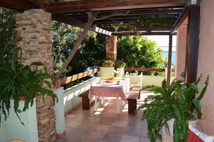 Location de vacances pour 9 personnes, avec terrasse et jardin, animaux acceptés à Cala Gonone - 4
