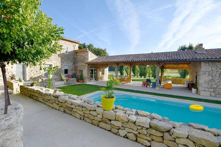 Villa pour 10 personnes, avec piscine ainsi que jardin et vue