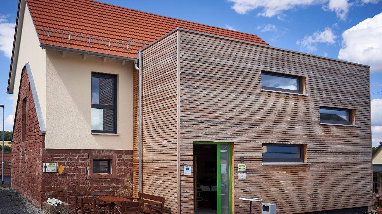 Ganze Wohnung, One-Bedroom Apartment in Freudenberg am Main, Stuttgart Region