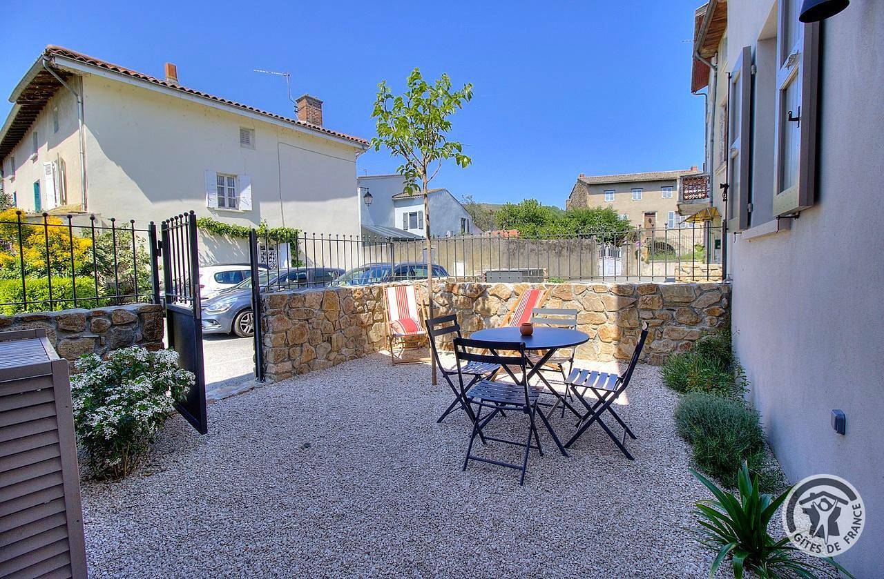 Gîte für 2 Personen mit Terrasse in Condrieu, Regionaler Naturpark Pilat