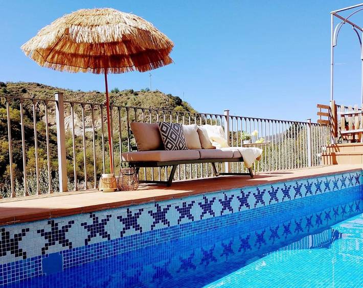 Casa de vacaciones para 15 personas, con piscina además de terraza y vistas, Se admiten mascotas en Vega de Granada - 3