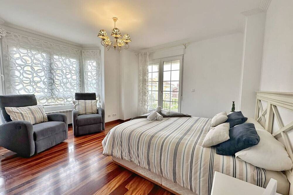 Villa con jardín y vistas - Villa Ojerada 12804 in Bareyo, Cantabrian Coast