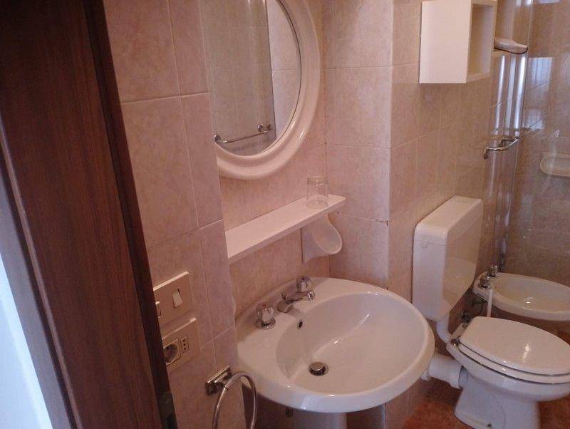 Ganze Ferienwohnung, Zwei-Zimmer-Wohnung mit Seeblick in Malcesine, Gardasee-Berge
